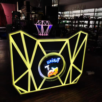 Table de stand de DJ moderne de luxe moderne de luxe LED pour les événements de club d'intérieur et les fêtes à la maison présentoirs en treillis personnalisés