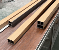 Décoration intérieure : Tube carré creux en WPC, colonne en bois, tube de plafond en bois résistant à la corrosion, imitation bois