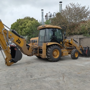 Retroexcavadora JCB 3CX usada, original del Reino Unido, versátil para excavación de zanjas, carga y nivelación de terrenos, rendimiento estable, precio asequible. - Product Image 6