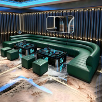 Canapé en forme de L avec éclairage LED intégré, table basse en acier inoxydable et ottoman, ensemble de bar moderne pour usage commercial en sous-sol