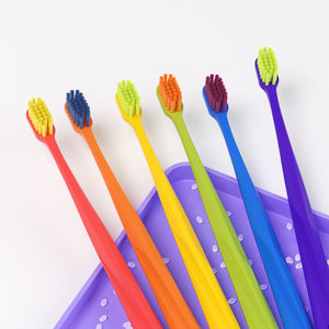 <span class=keywords><strong>Brosse</strong></span> à <span class=keywords><strong>dents</strong></span> souple adulte personnalisée en gros pour poignée en PP style suisse en nylon coloré pour gomme sensible <span class=keywords><strong>brosse</strong></span> de nettoyage des <span class=keywords><strong>dents</strong></span> manuelle - Product Image 5