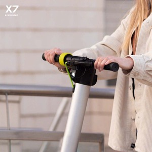 Trottinette électrique pliable pour adultes Alin X7 en alliage d'aluminium, <span class=keywords><strong>2</strong></span> roues, moteur sans balais, batterie au lithium amovible, entrepôt UE/USA, livraison transfrontalière - Product Image 4