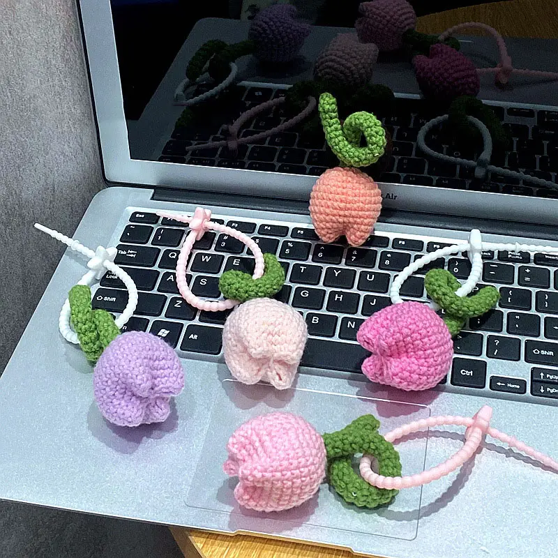 Wholesale Tulips Keychain Handmade Knitted Flower Keychain For Car Key Handbag Schoolbag Charm Keychains