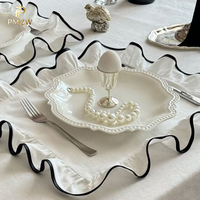 Ensemble de sets de table rustiques PMZW en coton et lin, ronds, avec bord festonné, pour la décoration de la salle à manger et de la cuisine de style farmhouse