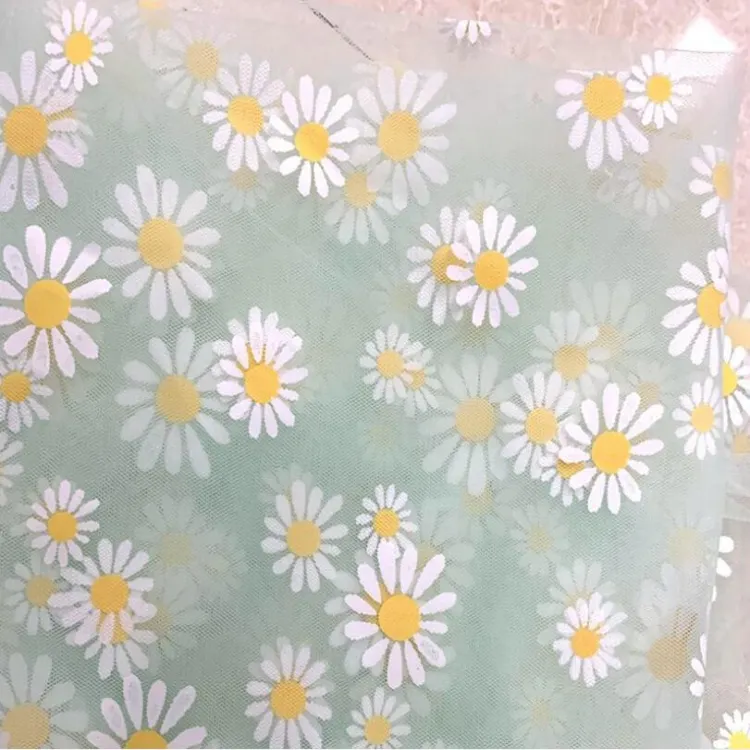 2020 Kualitas Tinggi Polyester Mesh Bordir Kecil Daisy Bunga Bordir Mesh Kain untuk Gaun