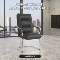 Chaise de réunion moderne en cuir synthétique avec pieds convertibles chromés pour la conférence Chambres de visiteurs