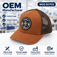 Casquette Trucker Unisexe d'Extérieur à Bord Incurvé Marron Rouille avec Logo Personnalisé, Patch Brodé Compass River et Dos en Maille Respirante