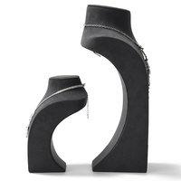 DIGU Présentoir de colliers incurvé noir à faible MOQ, buste de mannequin en microfibre pour bijoux, ensemble d'étagères de présentation de colliers pour vitrine
