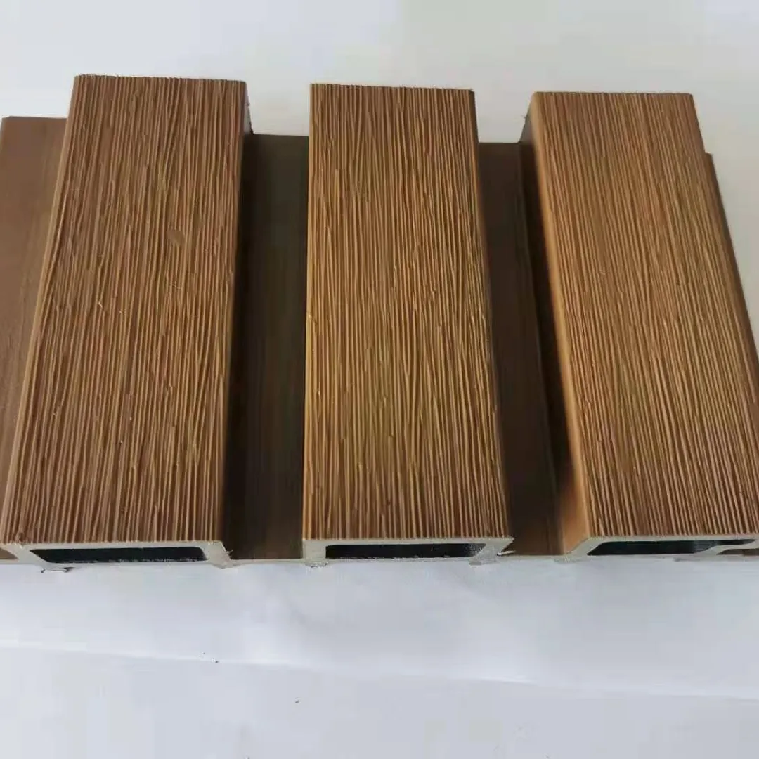 उच्च गुणवत्ता सजावटी लकड़ी प्लास्टिक 3D लकड़ी पीवीसी लकड़ी प्लास्टिक बाहरी महसूस Mothproof के साथ बाहरी दीवार पैनल