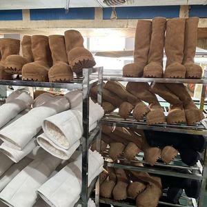 <span class=keywords><strong>Stivali</strong></span> Alti al Ginocchio da Donna <span class=keywords><strong>Marroni</strong></span> con Logo Personalizzato, in Pelliccia Marrone Chiaro, con Plateau Rialzato, Caldi e Pelosi, Design a Punta Larga - Product Image 5