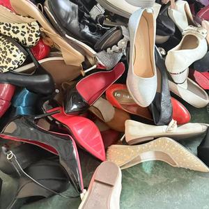 รองเท้าหนังส้นเตี้ยสำหรับสตรีแบบใช้แล้วแบบจีนรองเท้ามือสอง - Product Image 4