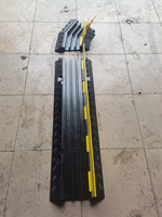 Protection de câble de rampe routière à 3 canaux pour l'extérieur et l'intérieur