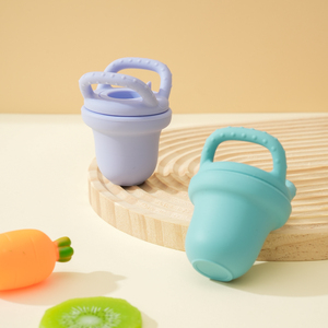 Nuevo Set de Regalo de Mordedores para Bebés, Alimentador de Frutas Suave con Tetina de Silicona y Cubierta para Chupete, Diseño Moteado - Product Image 6