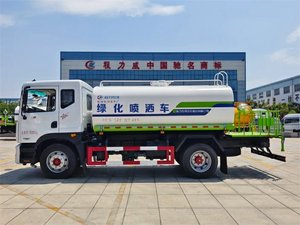Camión Cisterna de Agua Dongfeng 4X2 de 12m³ a Precio Competitivo para Limpieza de Carreteras, Jardinería y Control de Polvo - Product Image 4