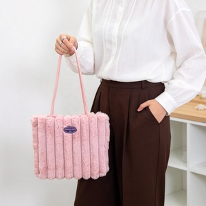 Nuova Borsa Tote da Donna in Finta <span class=keywords><strong>Pelliccia</strong></span> di Lusso, Borsa a Spalla Grande a Righe Soffice e Pelosa, Borsa Shopping Morbida e alla Moda - Product Image 6