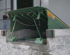 Plataforma Elevadora Hidráulica de 6-10 Toneladas, Nivelador de Muelle Fijo para Carga de Contenedores en Almacenes Logísticos - Product Image 5