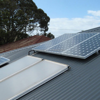 Kits de montage de toiture en métal ondulé pour panneaux solaires, fournis directement par l'usine, plaque de base en aluminium pour panneaux solaires, supports de montage réglables pour panneaux solaires.