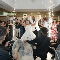 Nouvelle fontaine de machine à feu froid télécommandée de 350w 2-3 mètres Mini machine pyro froide pour la célébration de fête de mariage anniversaire