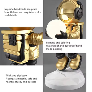 Lampe sur pied en forme de sculpture d'astronaute, résine argentée, lumière LED en forme de lune, statue moderne d'astronaute, décoration d'intérieur pour salon, chambre à coucher - Product Image 2