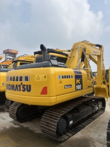 Moteur et boîte de vitesses d'excavatrice Komatsu PC160 de 16 tonnes, modèle 2023, utilisés pour la construction, équipement japonais d'occasion, testé et inspecté. - Product Image 3