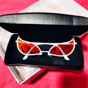 Venta al por mayor <span class=keywords><strong>Anime</strong></span> One Piece Donquixote Doflamingo Gafas de sol Hombres Mujeres ins <span class=keywords><strong>Cosplay</strong></span> gafas con caja de gafas - Product Image 6
