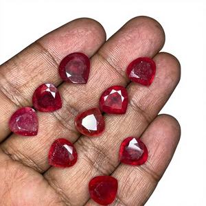 Gema Orgánica Pulida con Corte en Forma de Corazón, Certificada por Igtl de Bangkok, para la Elaboración de Joyas - Product Image 1