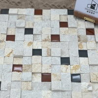 Mosaïque de carreaux de marbre naturel beige à jet d'eau coloré, style parquet, pour crédence de cuisine de villa, salle de bain, style métro, rustique, unique et irrégulier