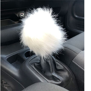 Housse de bouton de porte en fourrure blanche moelleuse Simoni Racing et protection de pommeau de vitesse de voiture modèle GKFW - Product Image 2