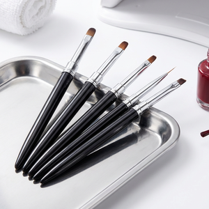 Pinceau de précision pour nail art de qualité professionnelle, pointe ovale, manche métallique robuste et confortable pour la conception d'ongles DIY et la manucure. - Product Image 1
