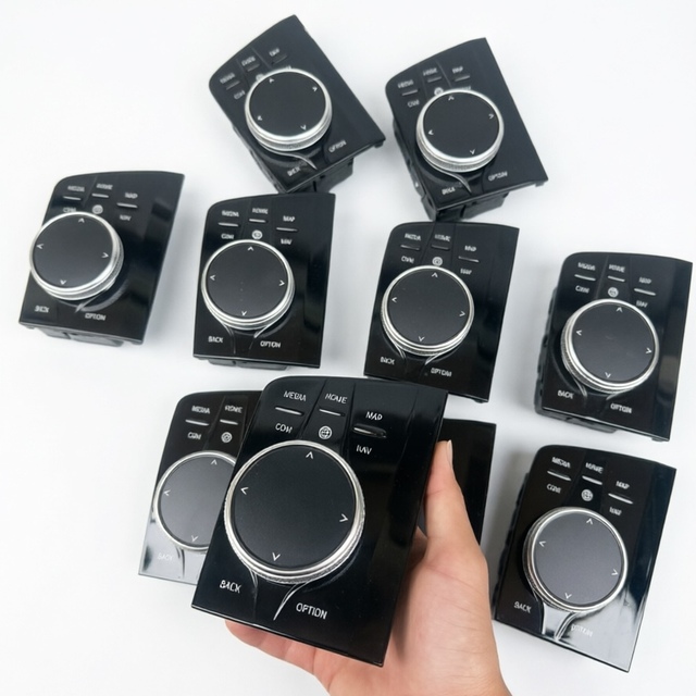 For BMW X5X6X7 G05G06G07G18 Multi-functional Multimedia Controller Switch Knob Is Designed with a Shiny Crystal.