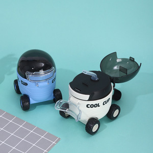 Nuevo Vaso de Plástico Creativo con Diseño de Coche Espacial de Dibujos Animados para Niños, Tapa Rebotable Portátil para Exteriores, Tubo de Succión, Cordón y Botella de Agua para Beber Directo - Product Image 4