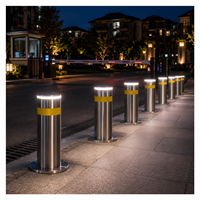 Borne de sécurité solaire en acier inoxydable de 900 mm avec anneau d'avertissement LED intégré pour installation encastrée – Poteau de signalisation routière