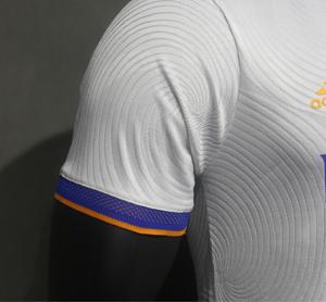 Maglia da <span class=keywords><strong>Calcio</strong></span> Personalizzata Vintage all'Ingrosso <span class=keywords><strong>Club</strong></span> Real Madrid 25/26, Maglie da <span class=keywords><strong>Calcio</strong></span> Versione Giocatore e Versione Tifoso, Setosa ad Asciugatura Rapida - Product Image 4