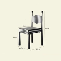 Chaises de salle à manger en bois massif, design français d'inspiration vintage, légèrement luxueuses, haut de gamme, créatives et minimalistes