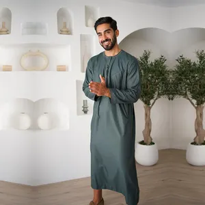 Custom traditional thobes hommes wholesale premium embroidery full length sleeves men thobes islamic clothing