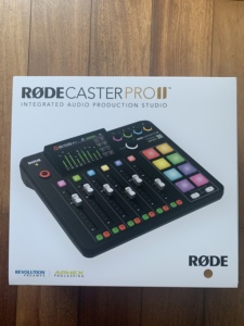 <span class=keywords><strong>Rode</strong></span> <span class=keywords><strong>Caster</strong></span> <span class=keywords><strong>Pro</strong></span> II สตูดิโอผลิตเสียงแบบครบวงจรสำหรับสตรีมเมอร์ พอดแคสต์ นักดนตรี และผู้สร้างเนื้อหา - Product Image 1
