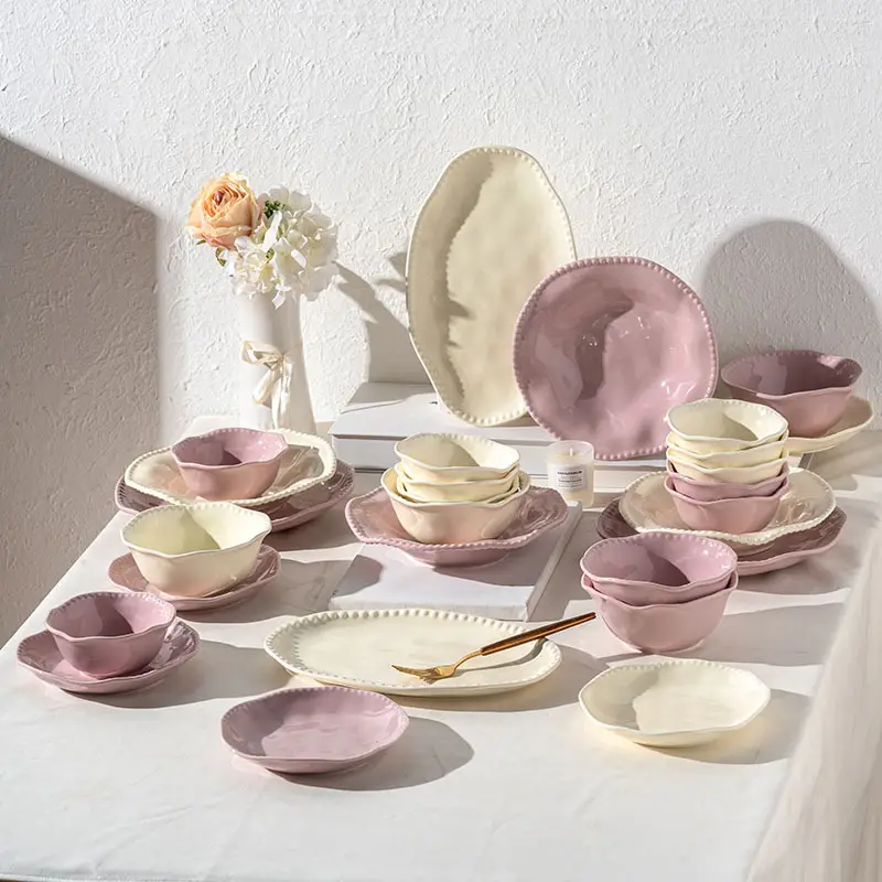 Conjuntos de louça de cerâmica para restaurante, utensílios de mesa de casamento em branco e rosa com desenho ondulado em relevo