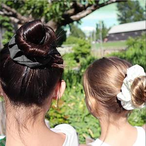 20 Stuks Zijde Satijn <span class=keywords><strong>Scrunchies</strong></span> Hang Tag Pack Groothandel Haar <span class=keywords><strong>Scrunchies</strong></span> Meisjes Haarbanden <span class=keywords><strong>Fancy</strong></span> Paardenstaart Houder Vrouwen Elastische Band - Product Image 6