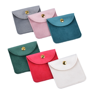 Sacchetto in Velluto Morbido Riciclabile Personalizzabile con Chiusura a Bottone 8x8cm con Opzione di Stampa per Confezioni di <span class=keywords><strong>Orologi</strong></span> e Bracciali - Product Image 1
