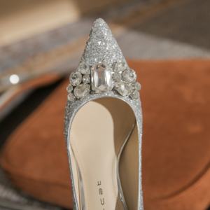 รองเท้าส้นสูงหัวแหลมแบบสวมใส่สบาย พื้นนุ่ม กันลื่น เหมาะสำหรับฤดูหนาว ดีไซน์หรูหรา  สำหรับผู้หญิง  ใช้งานได้หลากหลาย  เหมาะสำหรับงานที่เป็นทางการ - Product Image 4