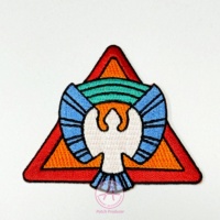 Écusson brodé triangulaire de qualité supérieure, conception gratuite, création graphique gratuite, badges uniformes, écusson pour casquette, cadeaux promotionnels