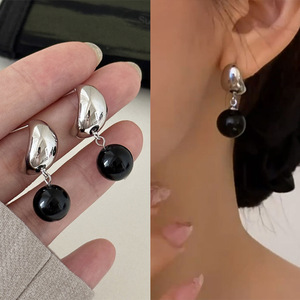 Boucles d'oreilles pendantes géométriques en forme de croissant de lune style français, en argent rhodié, esthétique vintage, avec pierres naturelles, pour femme, idéales pour les soirées - Product Image 2