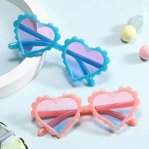 Gafas de Sol Infantiles 2025 con Logotipo Personalizado, Bonitas Gafas de Sol con Borde de Flores de Color Jelly, Protección UV400, Diseño de Corazón Color Durazno para Niños - Product Image 2