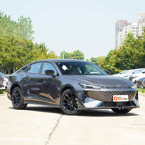 Voiture d'occasion Changan UNI-V 2024, finition Premium, 1.5T, boîte 7DCT, berline fastback, 138kW, essence, véhicule d'occasion en vente en gros - Product Image 3