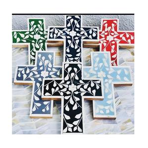 Fabriqué à la main conceptions personnalisées tenture murale croix religieuse chrétienne incrustation d'os croix décor à la maison - Product Image 1