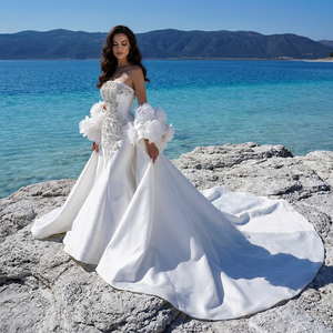 Robe de mariée sirène de luxe en satin Gt26003 avec appliques de roses 3D spectaculaires et traîne cathédrale détachable Jancember - Product Image 1