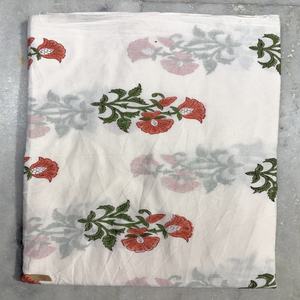 Hermosa Tela de Satén de Algodón Ligera y Suave de Diseño Floral Ecológico para Vestidos de Niños y Niñas - Product Image 6