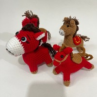 Porte-clés cheval tissé à la main, breloque en laine tricotée, poupée en peluche, pendentif de sac, cadeau