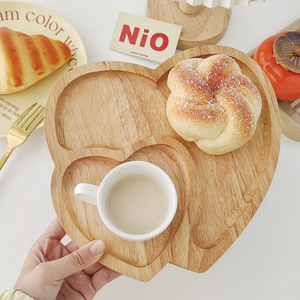 Plateau de service en bois de caoutchouc en forme de cœur pour la maison, pour thé, café, fruits, avec 3 compartiments - Product Image 3