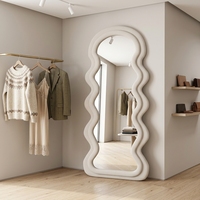 Miroir mural décoratif moderne pleine longueur pour chambre à coucher, en verre écologique avec cadre en tissu, ondulé, pour usage domestique